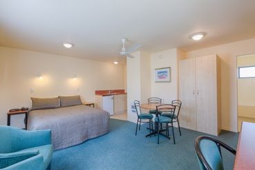 1 Bedroom Suite